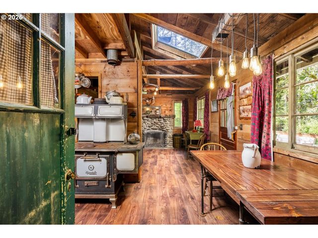 34295 Se RAINBOW Rd, Estacada, OR 97023