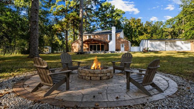 402 Placid Lake Lane, Magnolia, TX 77354
