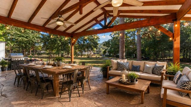 402 Placid Lake Lane, Magnolia, TX 77354