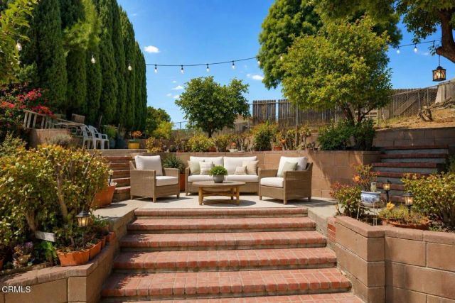 935 E Hillcrest Drive, Thousand Oaks, CA 91360