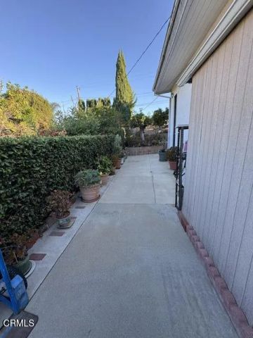 935 E Hillcrest Drive, Thousand Oaks, CA 91360