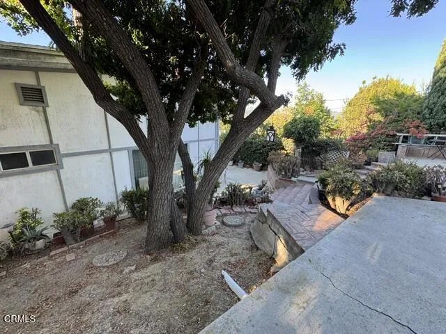 935 E Hillcrest Drive, Thousand Oaks, CA 91360