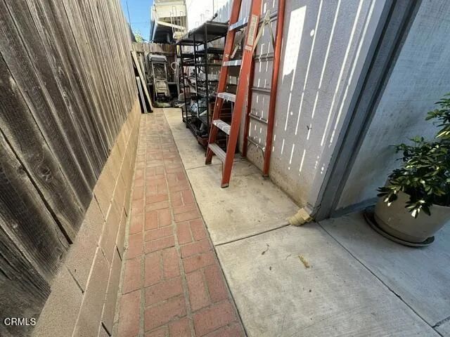 935 E Hillcrest Drive, Thousand Oaks, CA 91360