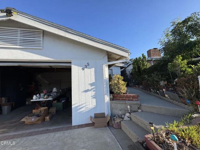 935 E Hillcrest Drive, Thousand Oaks, CA 91360