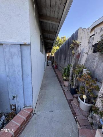935 E Hillcrest Drive, Thousand Oaks, CA 91360