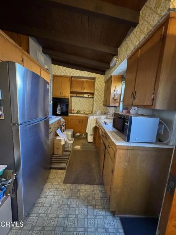 935 E Hillcrest Drive, Thousand Oaks, CA 91360