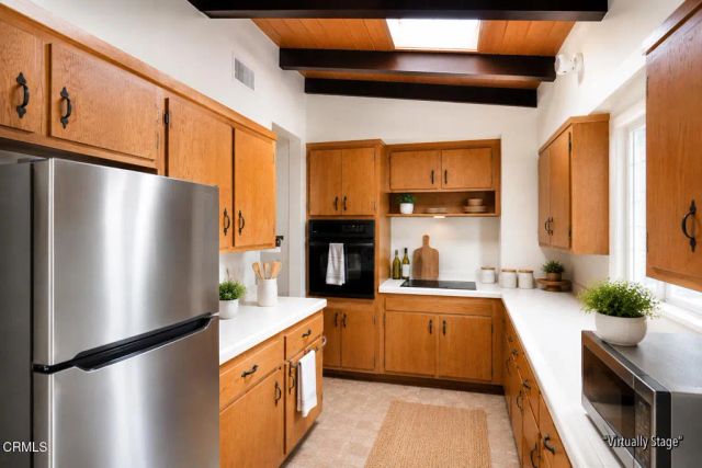 935 E Hillcrest Drive, Thousand Oaks, CA 91360