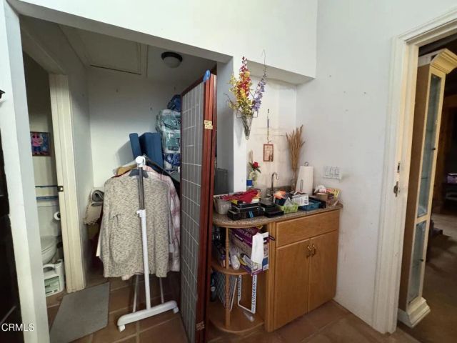 935 E Hillcrest Drive, Thousand Oaks, CA 91360
