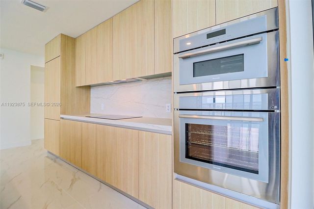 700 NE 24 Street 4201, Miami, FL 33137