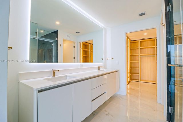 700 NE 24 Street 4201, Miami, FL 33137