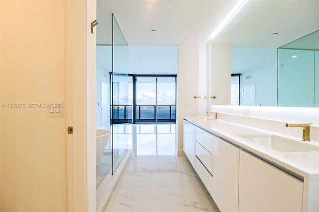 700 NE 24 Street 4201, Miami, FL 33137