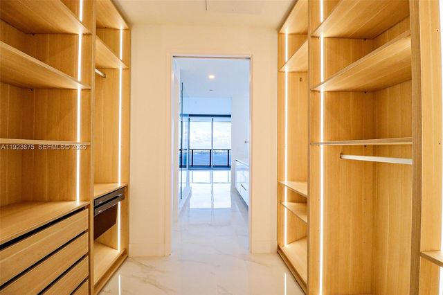 700 NE 24 Street 4201, Miami, FL 33137