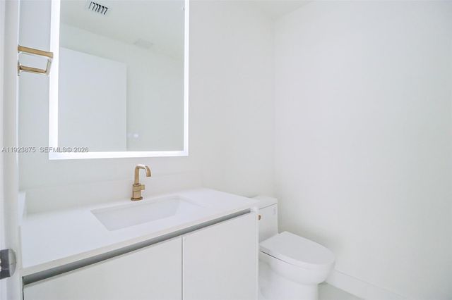 700 NE 24 Street 4201, Miami, FL 33137