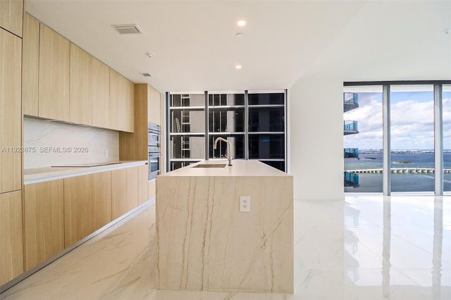 700 NE 24 Street 4201, Miami, FL 33137
