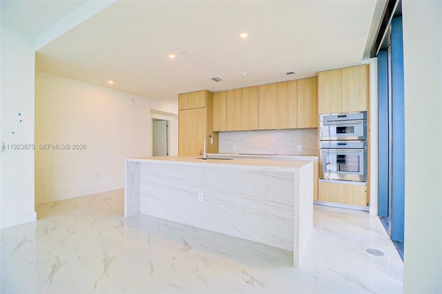 700 NE 24 Street 4201, Miami, FL 33137