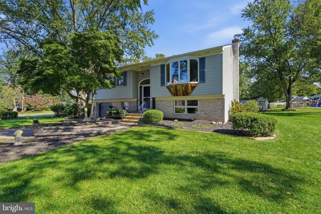 82 PAWNEE RD, DOYLESTOWN, PA 18901 — photo 2