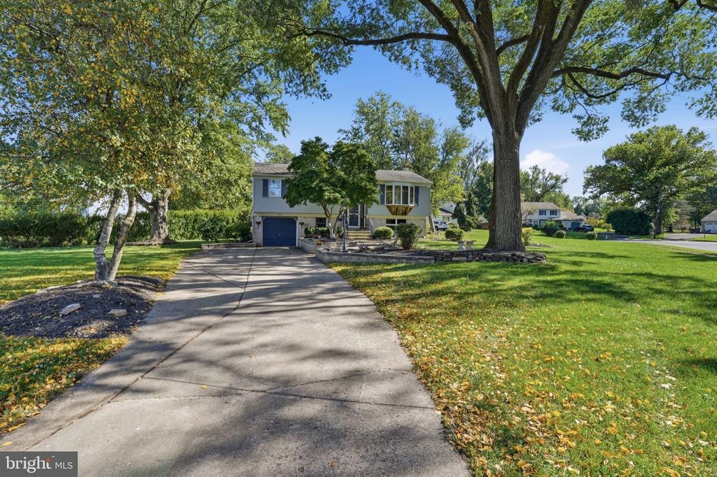 82 PAWNEE RD, DOYLESTOWN, PA 18901 — photo 4