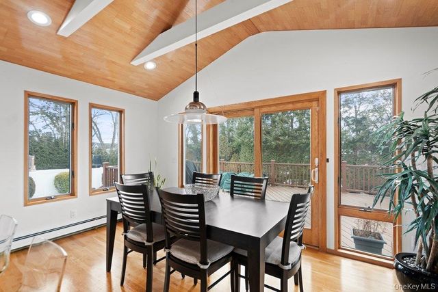 31 Prescott Place, Old Bethpage, NY 11804