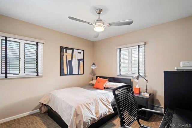 31 Prescott Place, Old Bethpage, NY 11804