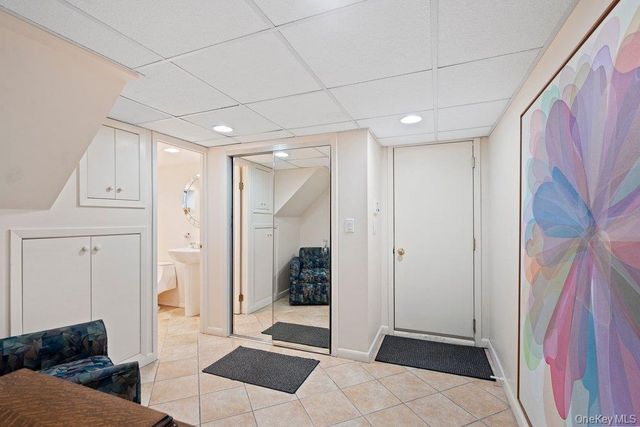 31 Prescott Place, Old Bethpage, NY 11804