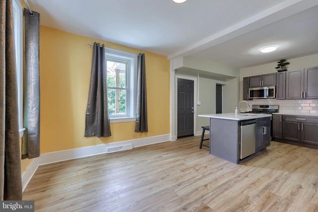 217 N CHARLES ST, Red Lion, PA 17356