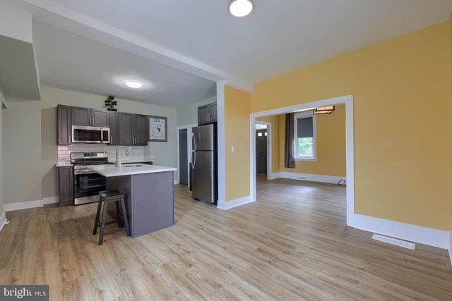 217 N CHARLES ST, Red Lion, PA 17356