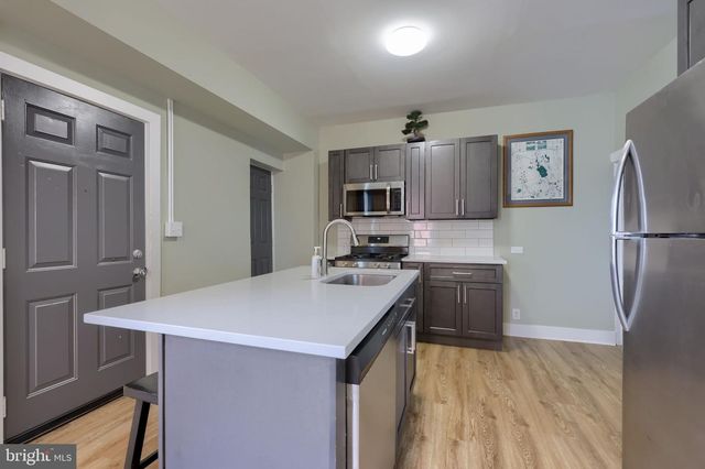 217 N CHARLES ST, Red Lion, PA 17356