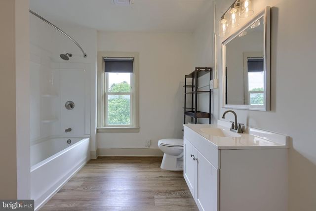 217 N CHARLES ST, Red Lion, PA 17356