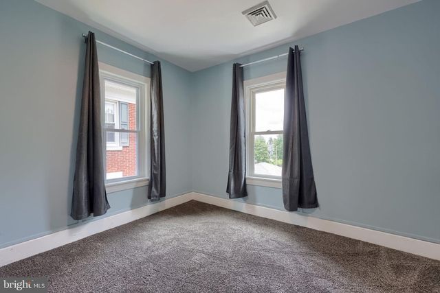 217 N CHARLES ST, Red Lion, PA 17356