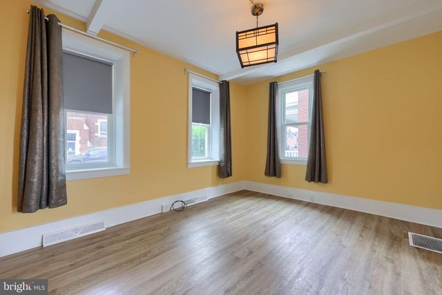 217 N CHARLES ST, Red Lion, PA 17356