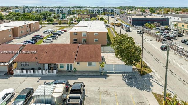 330 W 74th Place 330, Hialeah, FL 33014