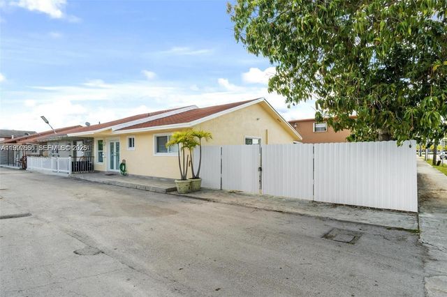 330 W 74th Place 330, Hialeah, FL 33014