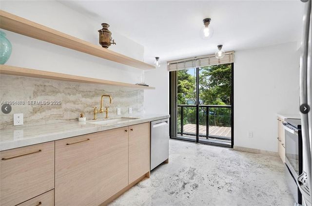 2575 S Bayshore Drive 4A, Miami, FL 33133