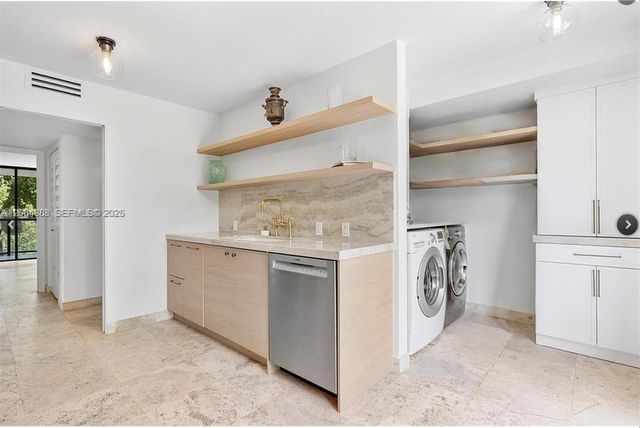 2575 S Bayshore Drive 4A, Miami, FL 33133