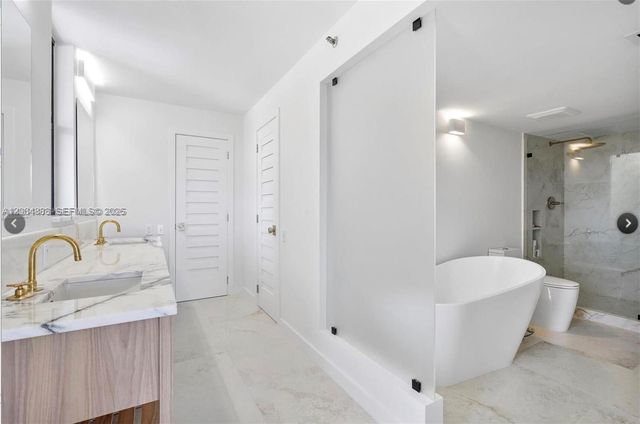 2575 S Bayshore Drive 4A, Miami, FL 33133
