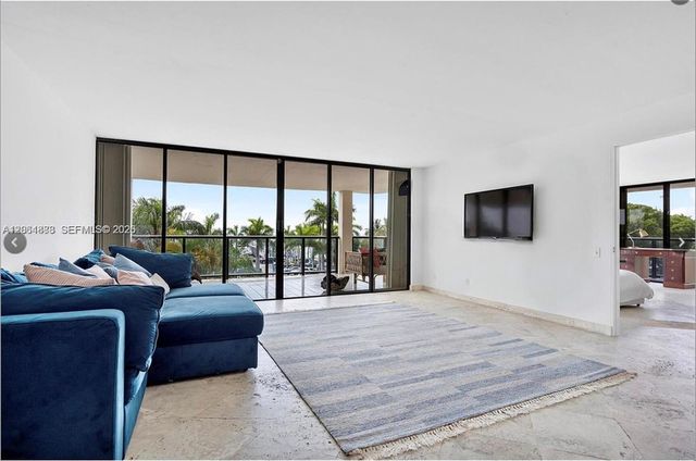 2575 S Bayshore Drive 4A, Miami, FL 33133