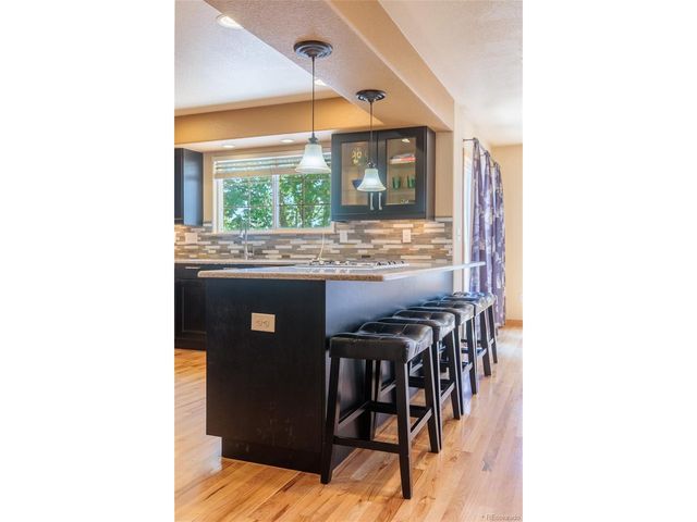 2513 Falcon Dr, Longmont, CO 80503