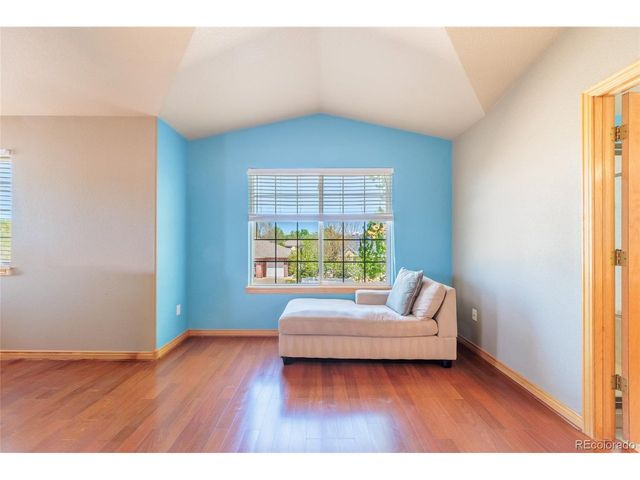 2513 Falcon Dr, Longmont, CO 80503