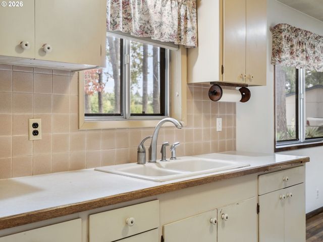 2572 WILLAMINA Ave, Forest Grove, OR 97116