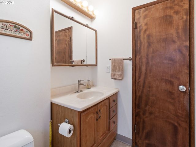 2572 WILLAMINA Ave, Forest Grove, OR 97116