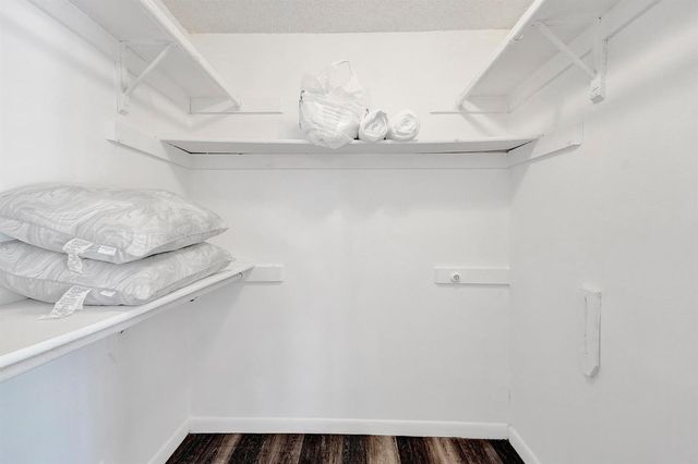1115 NE 1st Court B, Hallandale Beach, FL 33009