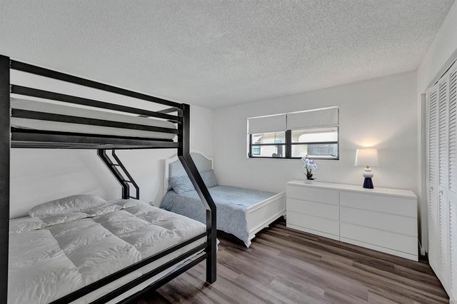 1115 NE 1st Court B, Hallandale Beach, FL 33009