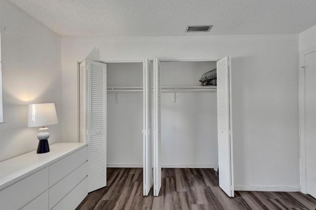 1115 NE 1st Court B, Hallandale Beach, FL 33009