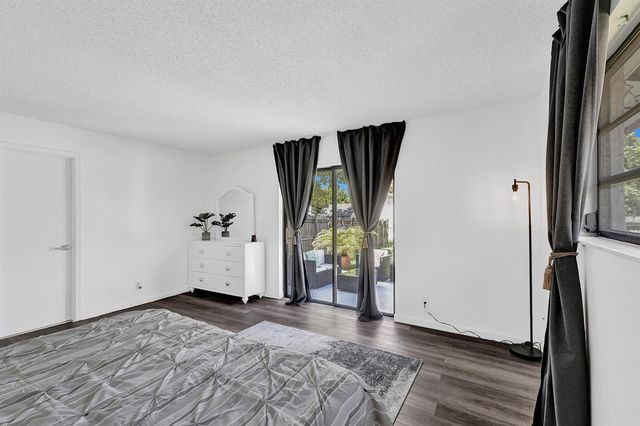 1115 NE 1st Court B, Hallandale Beach, FL 33009