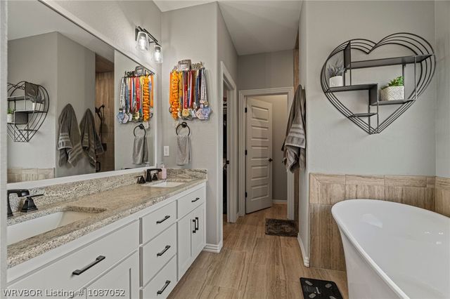 9001 Kayhill Place, Fort Smith, AR 72916