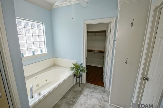 7015 Rosehill Dr, Baton Rouge, LA 70817