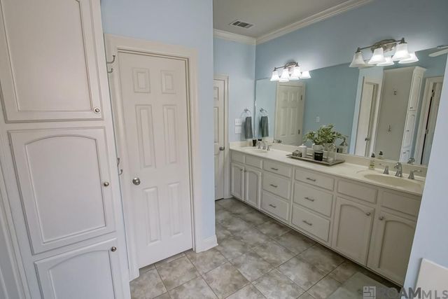 7015 Rosehill Dr, Baton Rouge, LA 70817