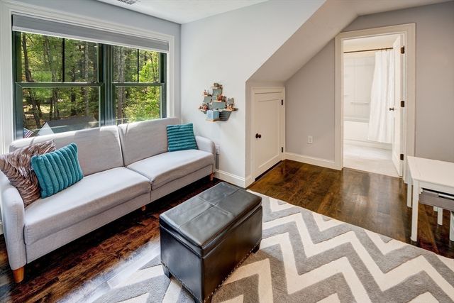 4 Northview Ave, Westford, MA 01886