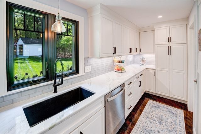 4 Northview Ave, Westford, MA 01886