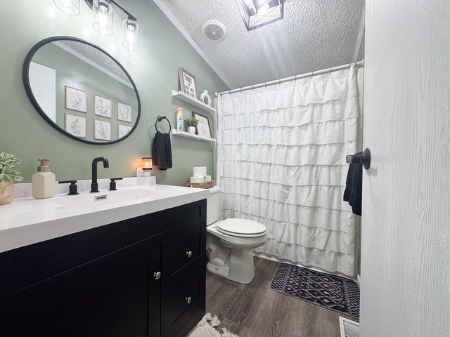 1735 Nachusa Road, Dixon, IL 61021